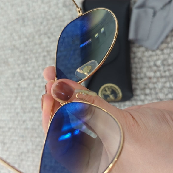 Ray-Ban Aviator Sunglasses 😎 - Picture 2 of 2